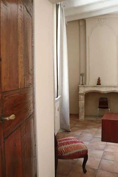 Uzes Centre Quartiers Des Arts Charme De L'Ancien Apartment Exterior photo